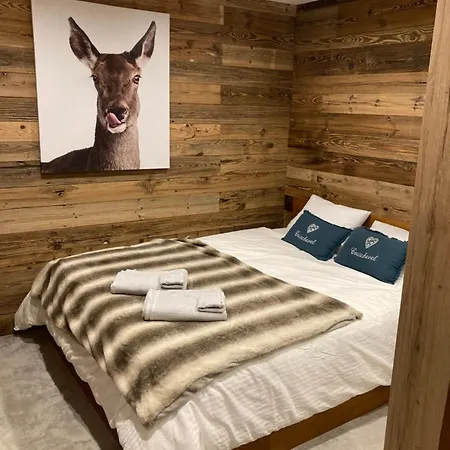 1650 Moriond - 2 Double Bedroom Near Snow Front Courchevel
