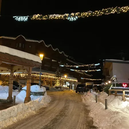 Apartment 1650 Moriond - 2 Double Bedroom Near Snow Front *